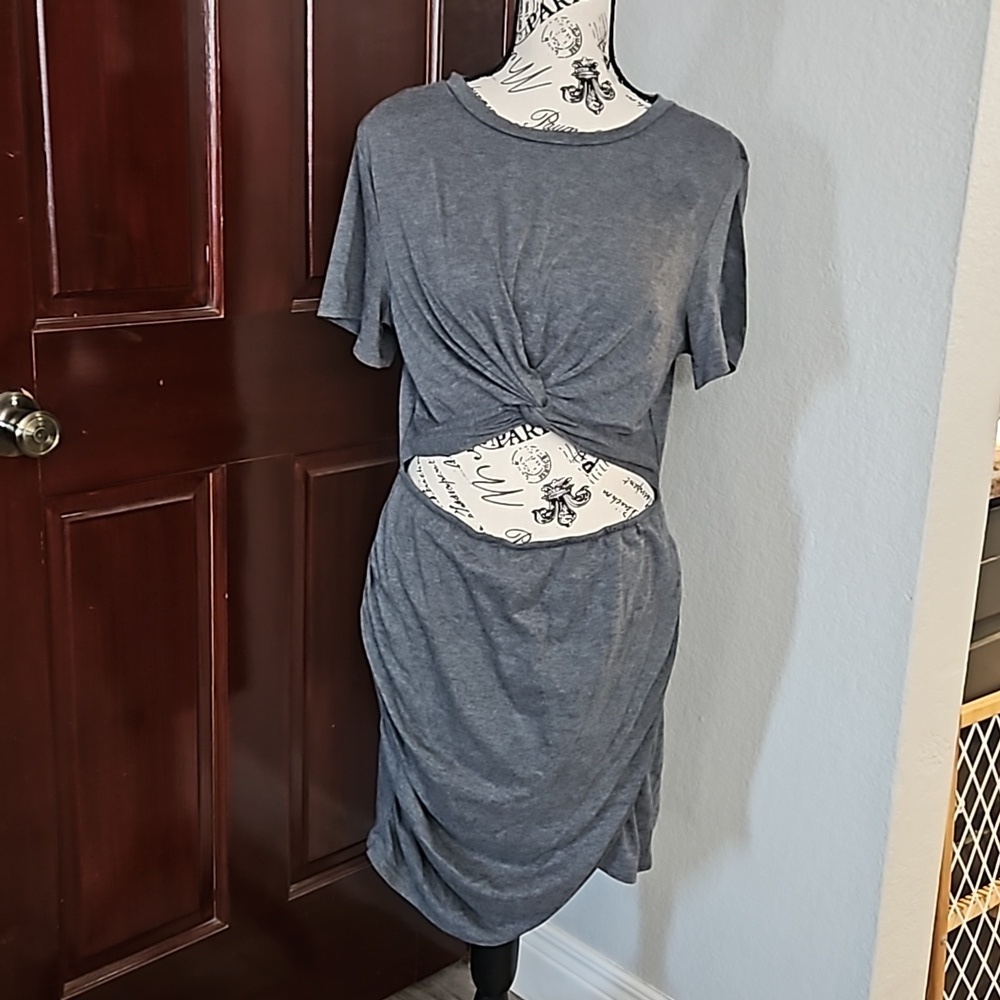 Tshirt dress with belly cut out size xl